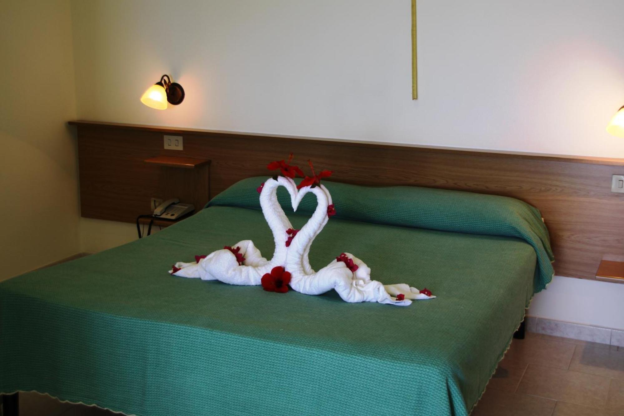 Hotel Marinella Capo Vaticano Extérieur photo