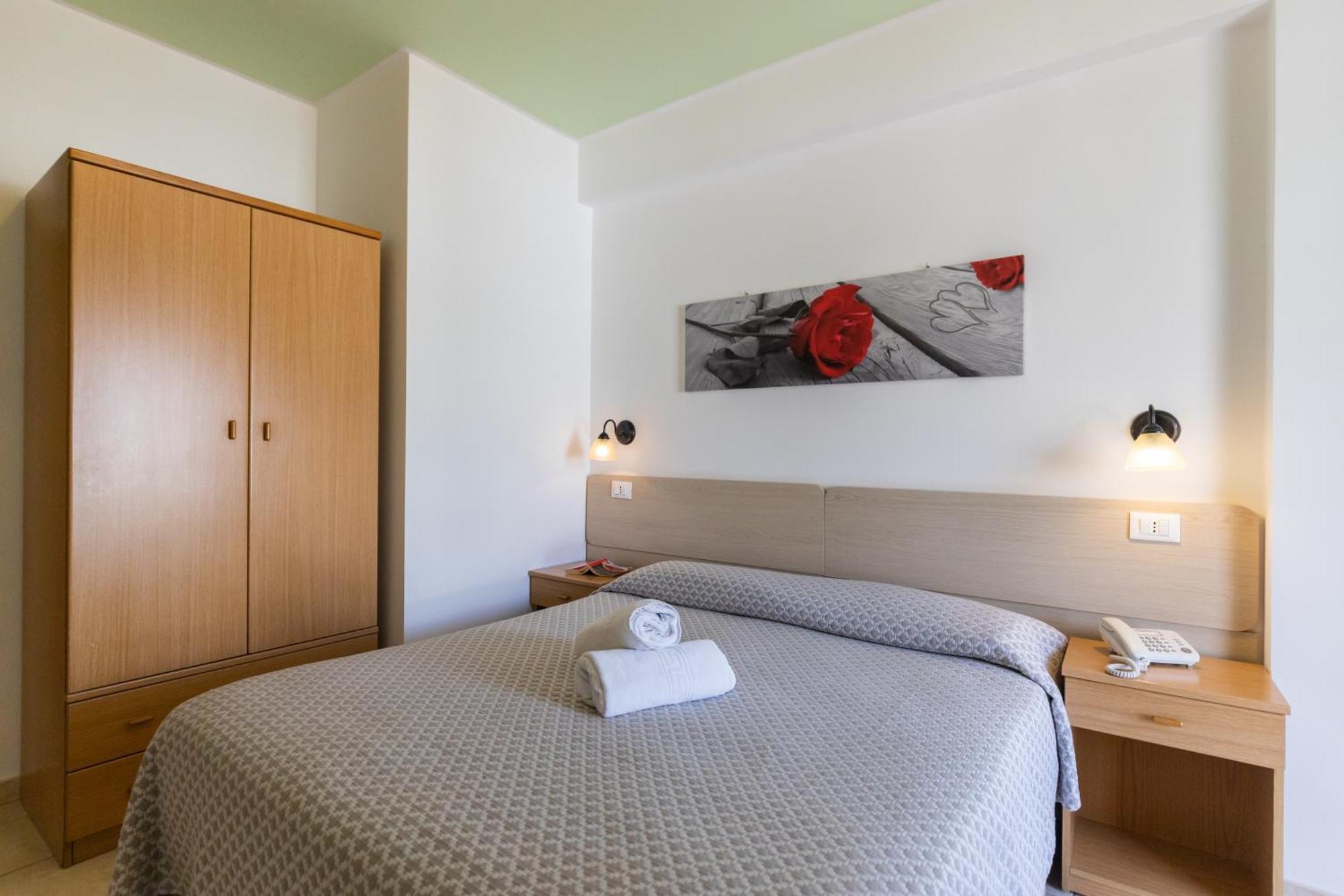 Hotel Marinella Capo Vaticano Extérieur photo