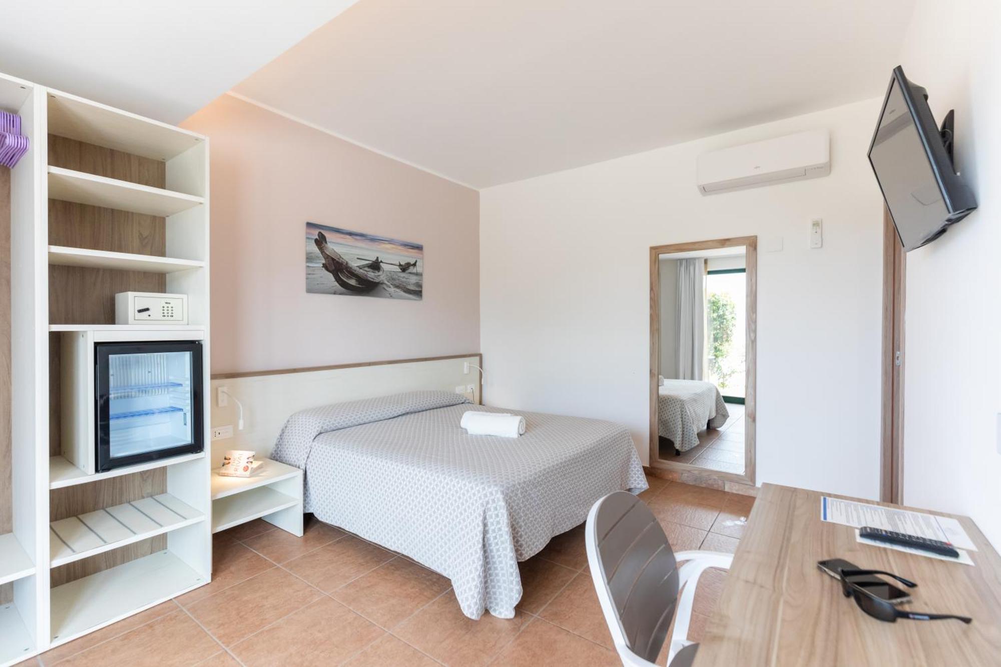 Hotel Marinella Capo Vaticano Extérieur photo