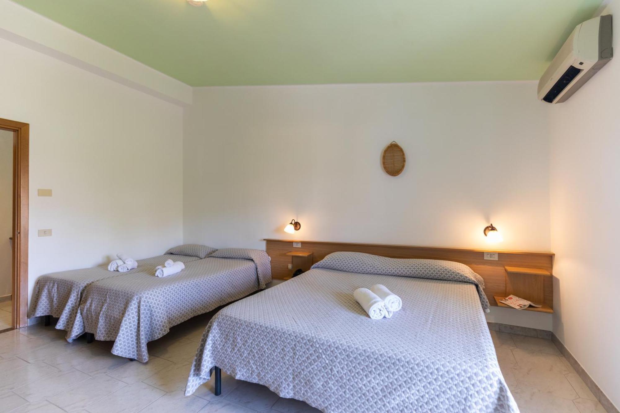 Hotel Marinella Capo Vaticano Extérieur photo