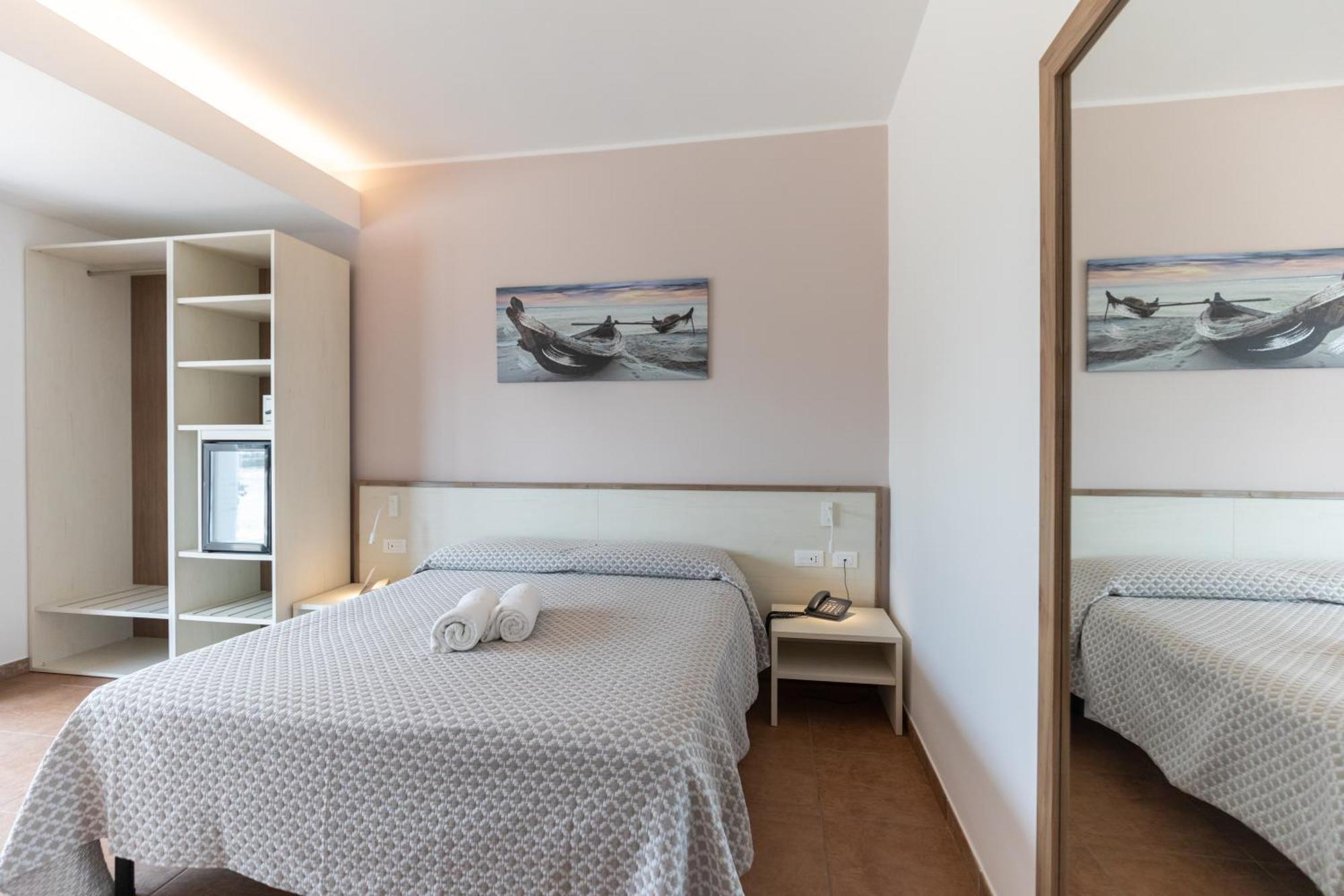Hotel Marinella Capo Vaticano Extérieur photo